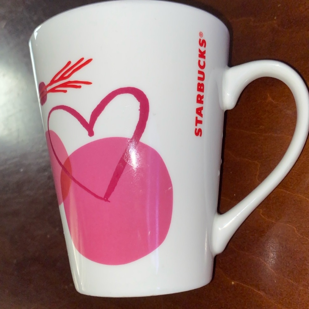 Starbucks Cup 2016 Valentine's Day Coffee Cup Mug  Pink Heart Arrow Design 12 oz